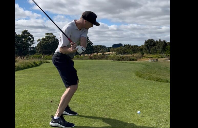 golf swing demonstrating club head speed